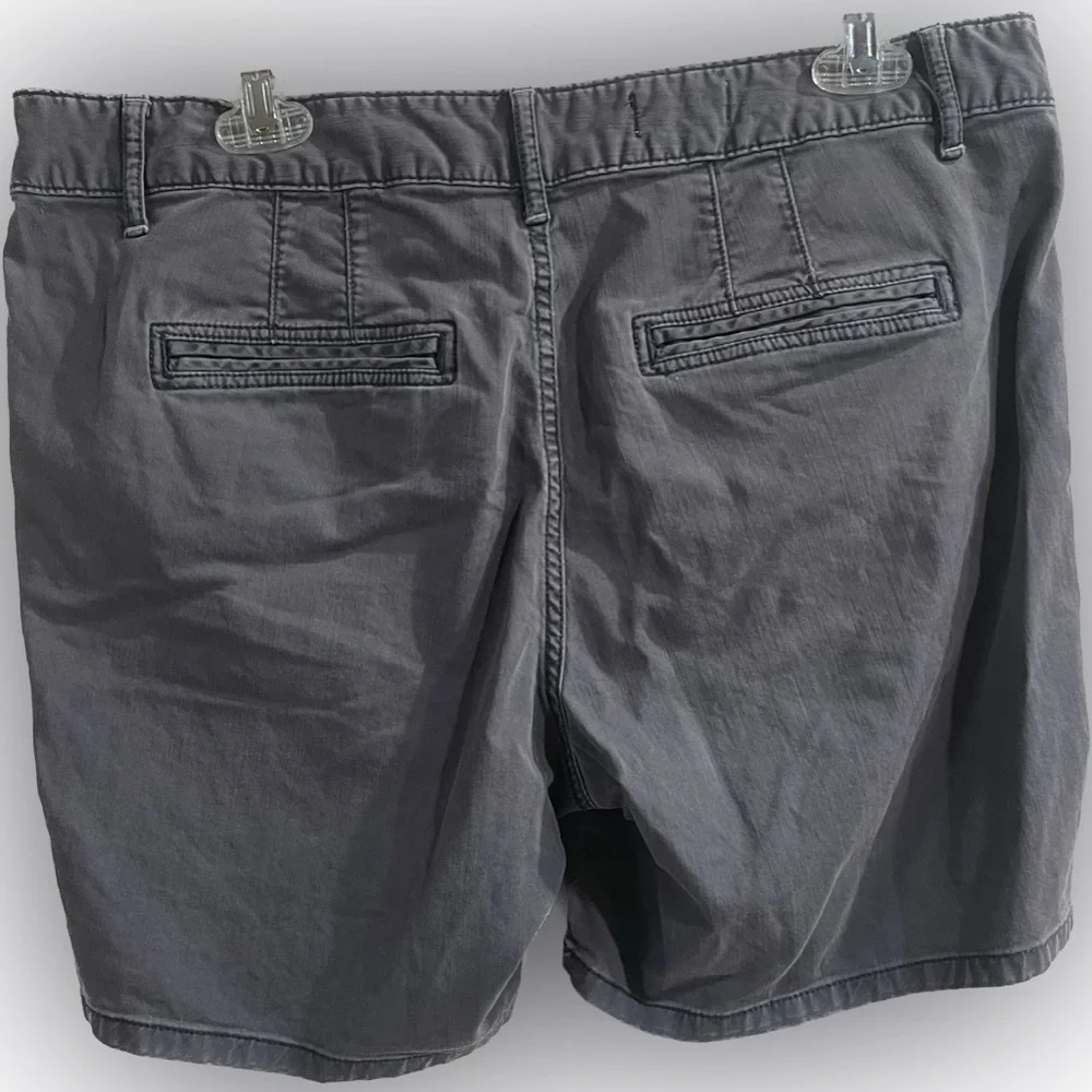 Gap Ladies Navy shorts. Size 10. Super cute!